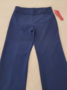 NWT - Lilly Pulitzer Luxletic Navy Crop Pants